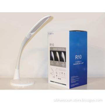 LED desk lamp with flexible gooesneck